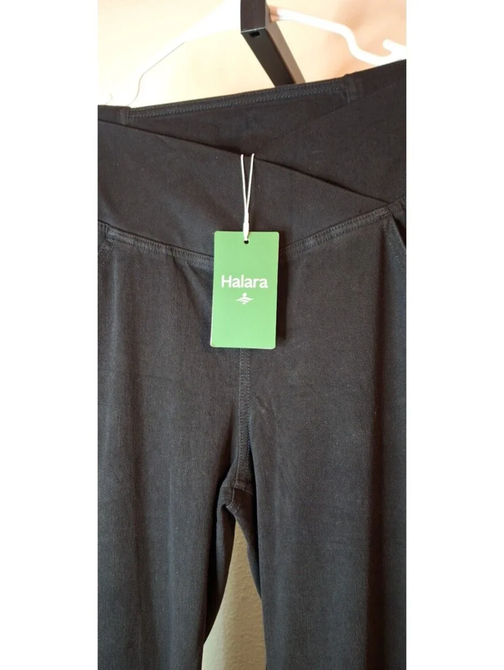 Halara Women's Black Flare Denim Jeans NWT size M